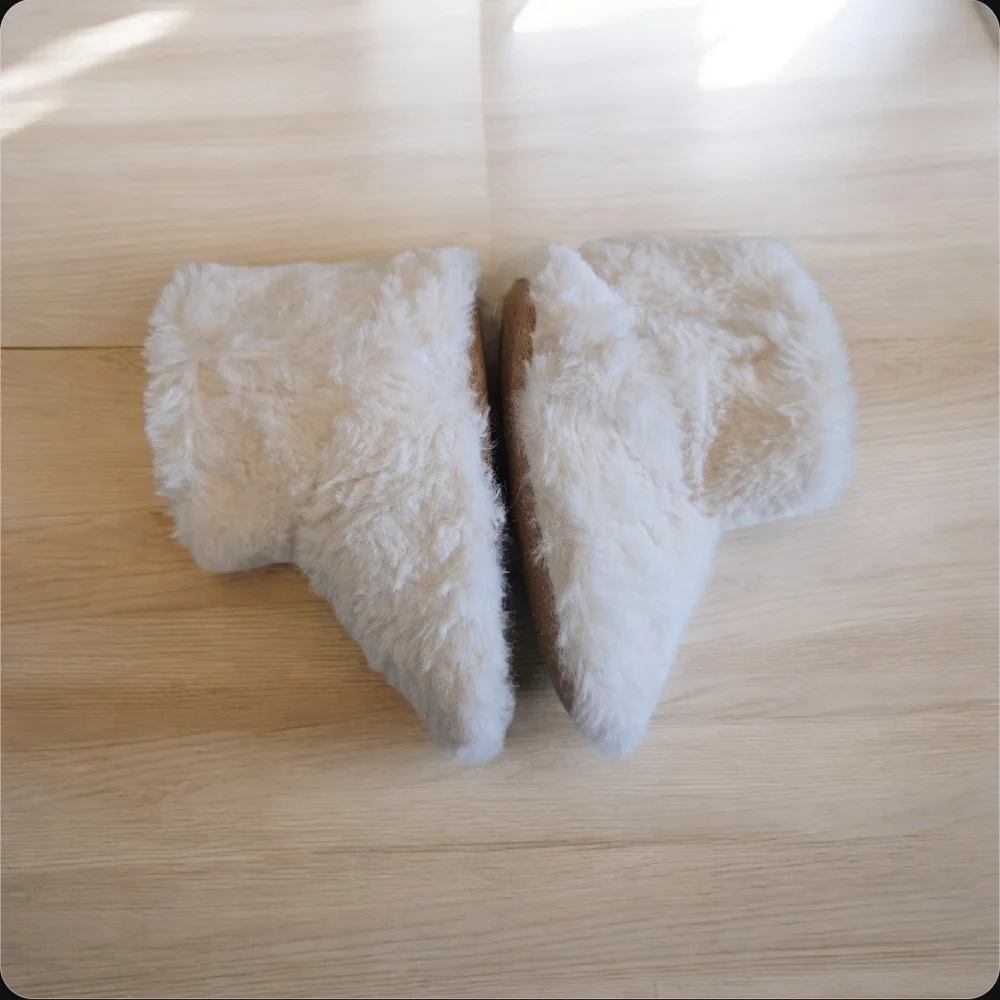 Old Navy Unisex Faux-Fur Booties for Baby Size 12-18M